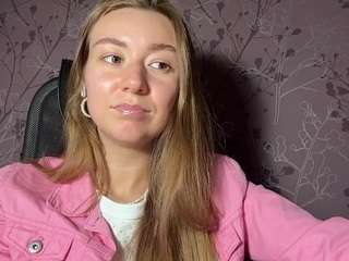 EileenVetere nude is waiting to chat with you live for FREE