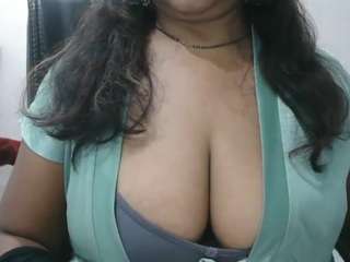 Hungrymilf69 nude is waiting to chat with you live for FREE
