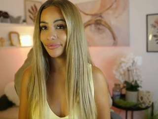 JadeDavin nude is waiting to chat with you live for FREE