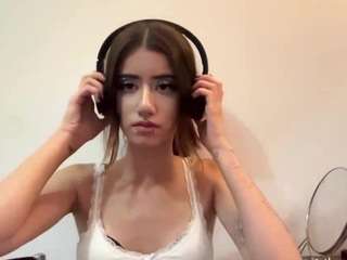 LakeishaRankin nude is waiting to chat with you live for FREE