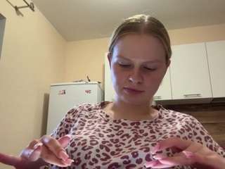 LeidaHolster nude is waiting to chat with you live for FREE