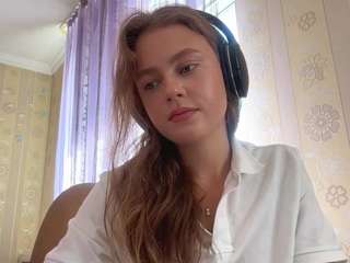 Liv nude is waiting to chat with you live for FREE