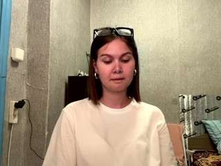 RosalieWeydert nude is waiting to chat with you live for FREE