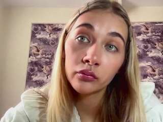 SamaraVojna nude is waiting to chat with you live for FREE